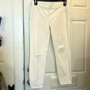 LILA RYAN Distressed Jeans